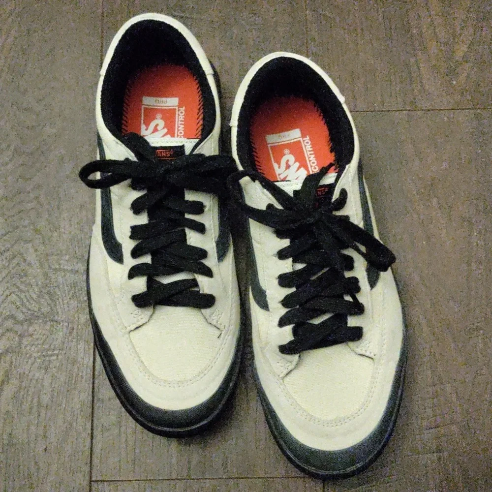Vans Berle Pro, Antique White/Black Sneakers